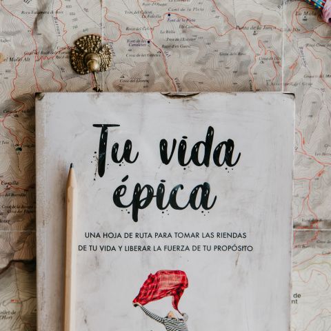 'Tu vida epica' y mapa (Foto de Adriana Abella- Wisconsin)