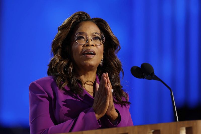 Oprah Winfrey urge a EE.UU. a elegir la "alegría" y catapultar a Harris a la Casa Blanca 01 220824