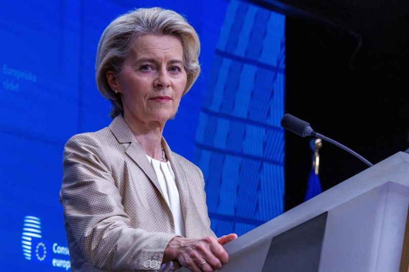 Imagen de archivo de la presidenta de la Comisión Europea, Ursula von der Leyen. EFE/EPA/OLIVIER MATTHYS 01 061123