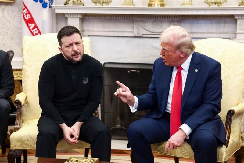 El presidente ucraniano, Volodímir Zelenski, junto a su homólogo estadounidense, Donald Trump. EFE/Jim Lo Scalzo 01280225