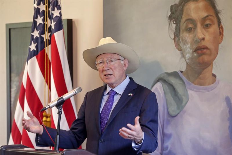 El embajador de Estados Unidos en México, Ken Salazar, participa en una conferencia de prensa en la Ciudad de México (México). Imagen de archivo. EFE/ Isaac Esquivel 01 270724