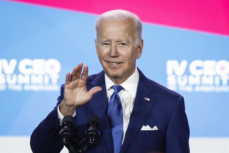 El presidente de Estados Unidos, Joe Biden, habla durante la IV Cumbre de CEO de las Américas en Los Ángeles, California (EE.UU.), este 9 de junio de 2022.