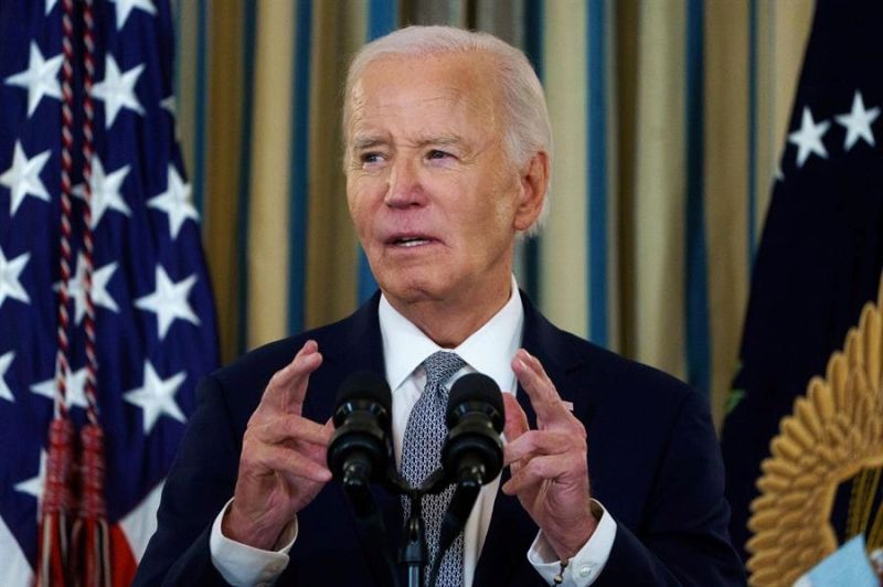 Joe Biden coincide con Edmundo González en que debe "honrarse" su "victoria" sobre Maduro Fotografía del 2 de enero de 2024 del presidente de EE.UU., Joe Biden. EFE/WILL OLIVER 01070125