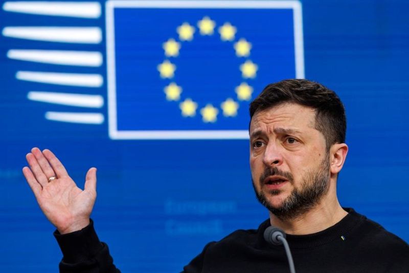 El presidente ucraniano Volodymyr Zelensky habla durante una conferencia de prensa en la Cumbre de la UE en Bruselas, Bélgica, el 19 de diciembre de 2024. Los líderes de la UE se reúnen en Bruselas para discutir sobre Ucrania, la UE en el mundo 01191224