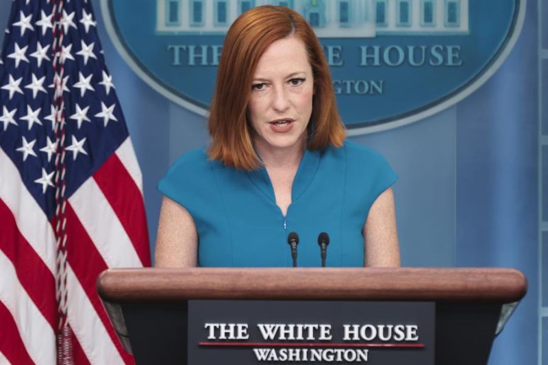 La portavoz de la Casa Blanca, Jen Psaki, habla en su conferencia de prensa diaria en Washington (EE.UU.), este 13 de abril de 2022.