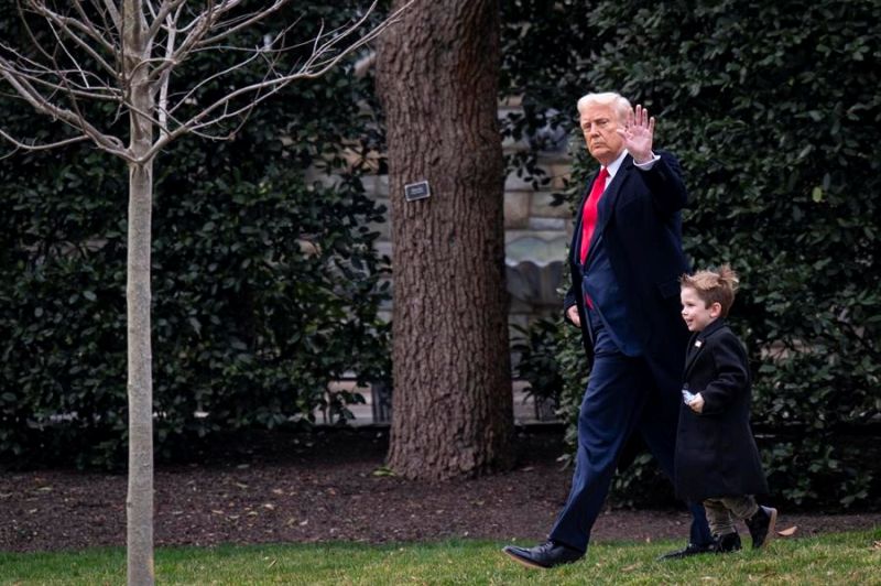 Foto de archivo del presidente estadounidense, Donald Trump. EFE/EPA/AL DRAGO / POOL 01190325