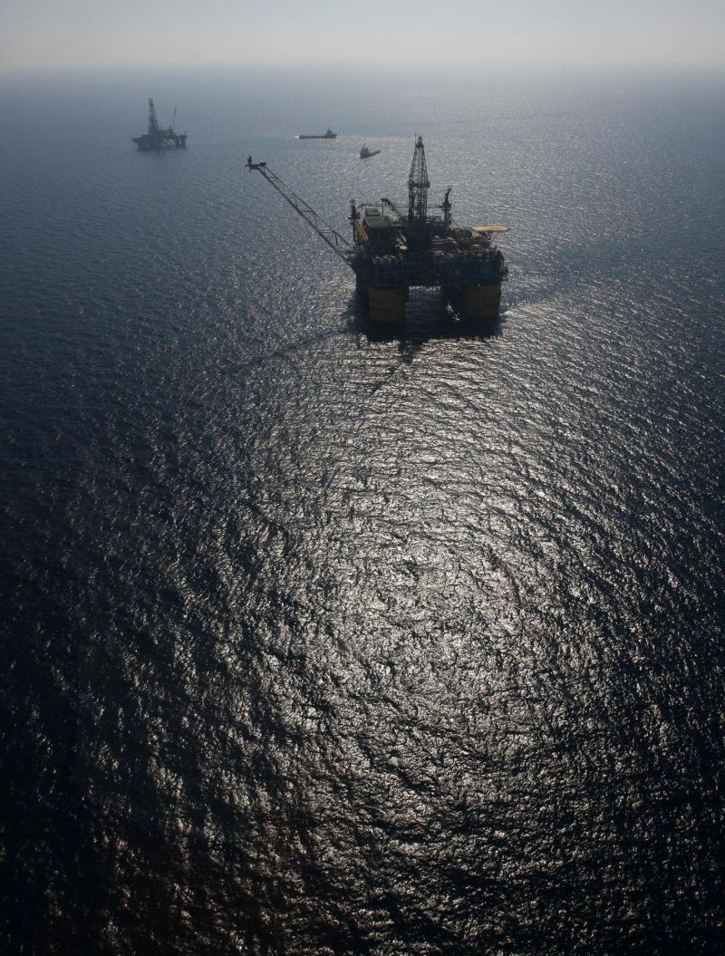 Imagen de archivo de ua plataforma petrolífera en el Golfo de México. EFE/JOHN RILEY 01060125