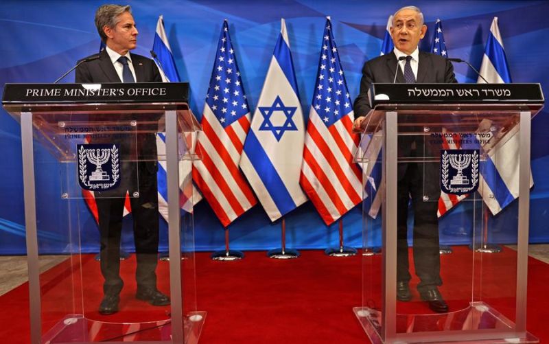 El secretario de Estado de Estados Unidos, Antony Blinken (i) y primer ministro israelí, Benjamín Netanyahu (d) en rueda de prensa este martes en Jerusalén.