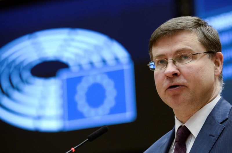  Valdis Dombrovskis.