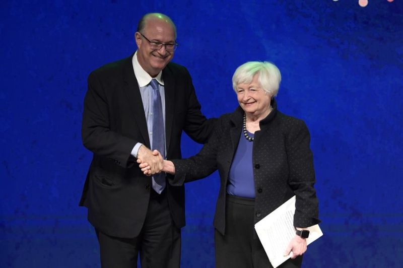 El presidente del Banco Interamericano de Desarrollo (BID), el brasileño Ilan Goldfajn, y la secretaria del Tesoro estadounidense, Janet Yellen, llegan a la inauguración del Foro de Inversión Responsable de la Alianza Américas-BID EFE 01 021123