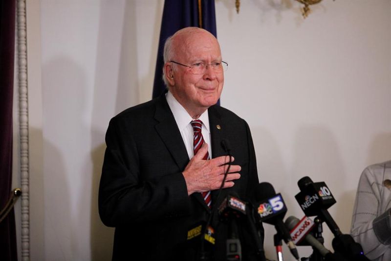 El demócrata Patrick Leahy, el senador de EE.UU. que más tiempo lleva en el Congreso, anuncia la decisión de jubilarse, este 15 de noviembre de 2021, en Montpelier, Vermont. EFE/Herb Swanson