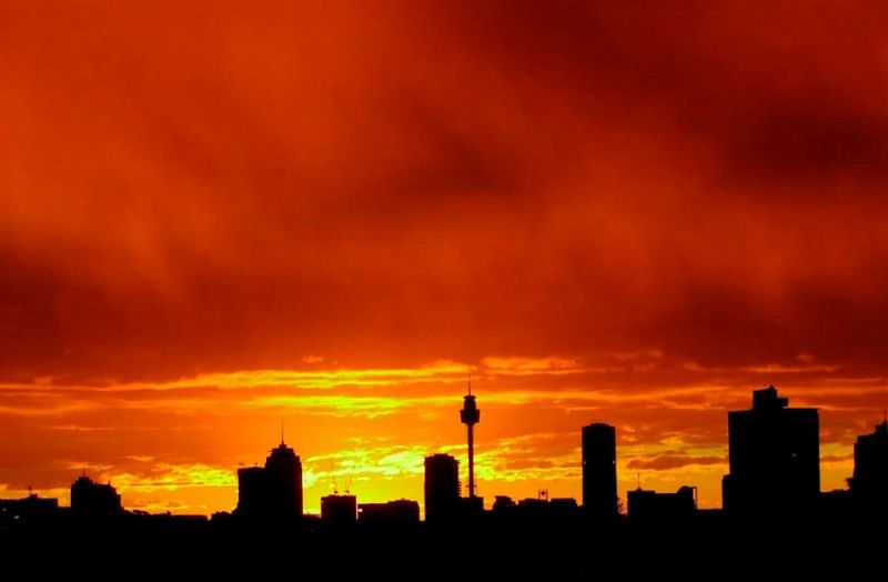 Imagen de archivo de una puesta de sol en Sidney. EFE/Dean Lewins/PROHIBIDO SU USO EN AUSTRALIA Y NUEVA ZELANDA 01121224