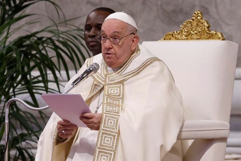 El Papa Francisco celebra la Santa Misa en la Jornada Mundial de la Juventud en la Basílica de San Pedro en el Vaticano, el 24 de noviembre de 2024. EFE/EPA/FABIO FRUSTACI 01251124