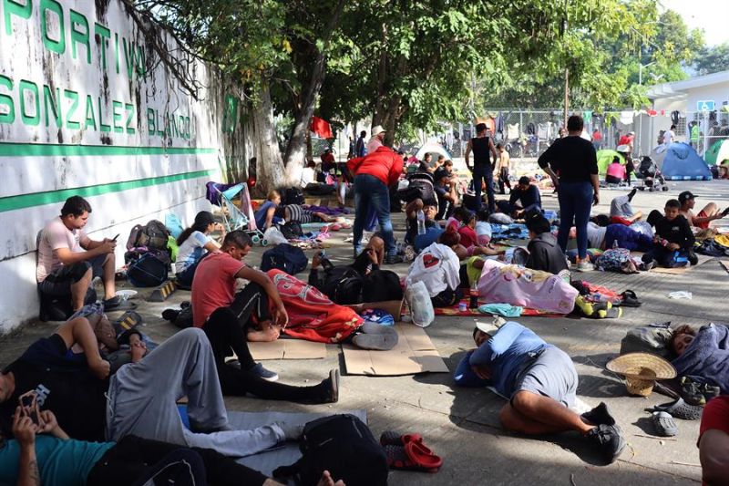 Migrantes descansan en el municipio de Escuintla en el estado de Chiapas (México). Imagen de archivo. EFE/ Juan Manuel Blanco