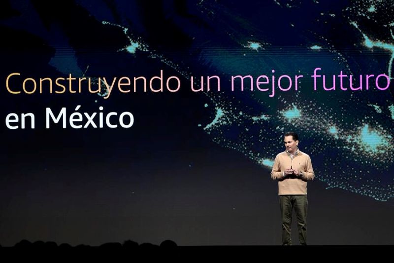 El director general de AWS en México, Rubén Mugártegui, participa en la AWS Summit 2024 este miércoles, en Ciudad de México (México). EFE/José Méndez 01 070824