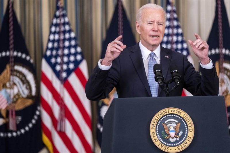 El presidente de EE.UU., Joe Biden, habla en conferencia de prensa en la Casa Blanca en Washington (EE.UU.), este 1 de abril de 2022.