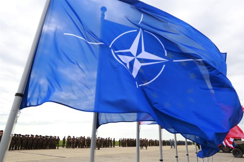 Foto archivo. Bandera OTAN. EFE/EPA/ROBERT GHEMENTEFE/ 01 070524