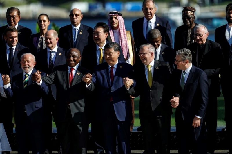 G20 Jefes de Estado participan en la foto oficial después de la apertura de la Cumbre del G20 que comenzó este lunes en Río de Janeiro (Brasil). EFE/ Antonio Lacerda 01191124