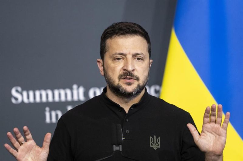 El presidente Volodimir Zelenski de Ucrania habla durante la conferencia de prensa de clausura de la Cumbre sobre la Paz en Ucrania en Stansstad, cerca de Lucerna, Suiza. EFE/EPA/ALESSANDRO DELLA VALLE / POOL 01 170624