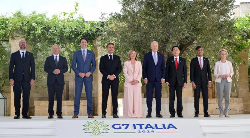 Foto de familia de los líderes del G7. EFE/EPA/ETTORE FERRARI 01 130624