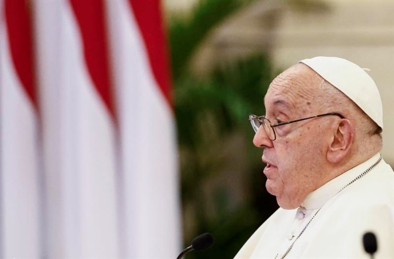 El papa Francisco durante su visita a Indonesia.  EFE/EPA/WILLY KURNIAWAN / POOL 040924