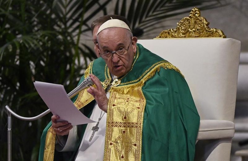 El papa Francisco durante su homilia en la misa para conmemorar el día de los pobres en El Vaticano. (Papa) 01 141122