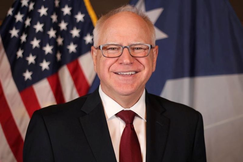 Fotografía cedida por la Gobernación de Minesota de Tim Walz, gobernador desde 2019, cargo para el que fue reelegido en 2022. La candidata presidencial demócrata, Kamala Harris, eligió al gobernador de Minesota, Tim Walz, 01 060824