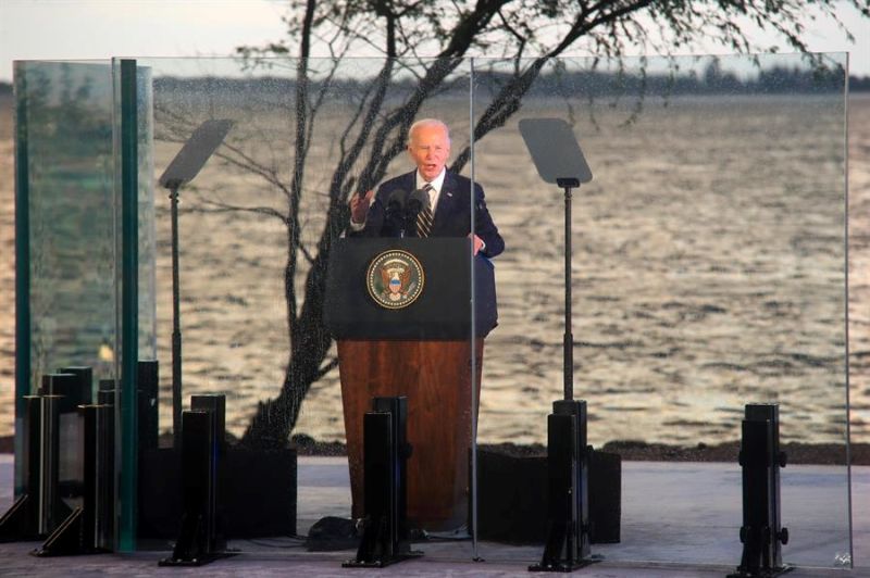 El presidente de EE. UU., Joe Biden, pronuncia un discurso en el Museo de la Esclavitud en Luanda, Angola, el 03 de diciembre de 2024. Biden está en Angola en una visita estatal de tres días que incluye un discurso en el Museo de la Esclavitud y una EFE