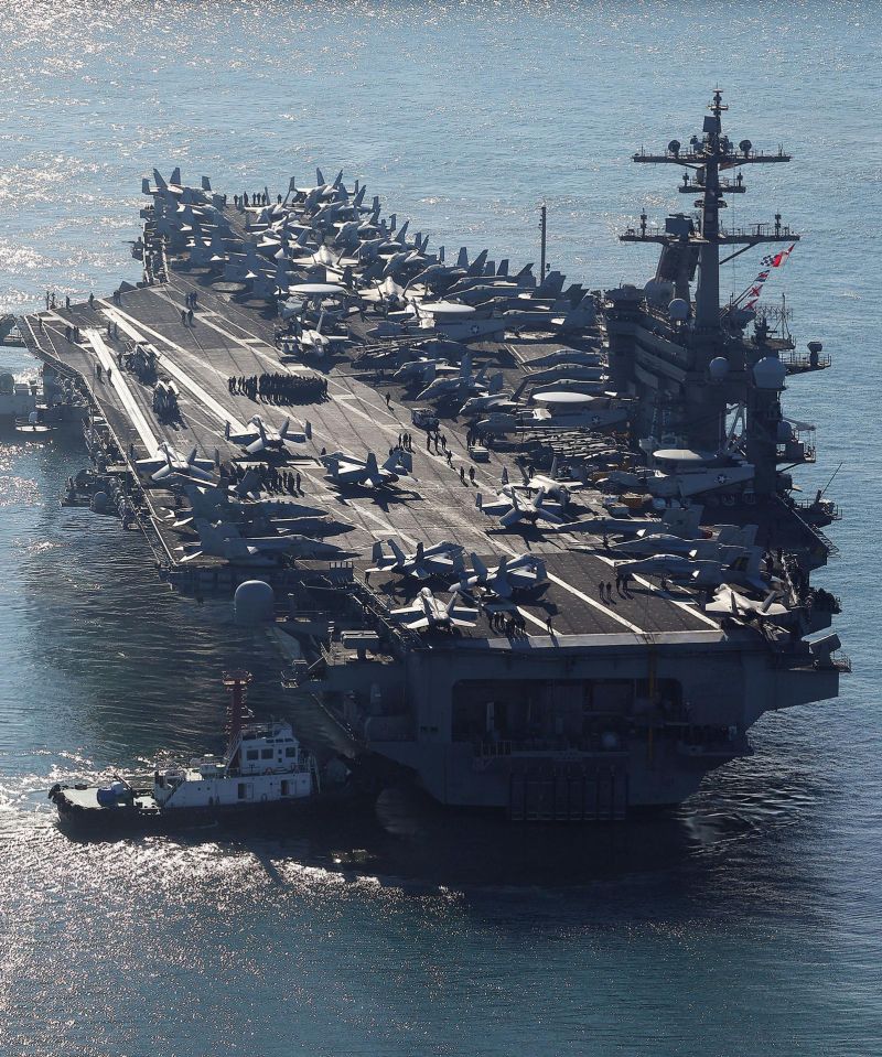 El portaaviones de propulsión nuclear USS Carl Vinson atraca en un puerto de la ciudad portuaria de Busan, en el sureste de Corea del Sur, este 21 de noviembre de 2023. EFE/EPA/Yonhap 01 211123