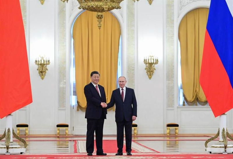 El presidente chino, Xi Jinping (izq), y el presidente ruso, Vladímir Putin, durante la visita del primero a Móscú el pasado marzo. EFE/EPA/SERGEY KARPUHIN /SPUTNIK / KREMLIN POOL MANDATORY CREDIT 01 120723