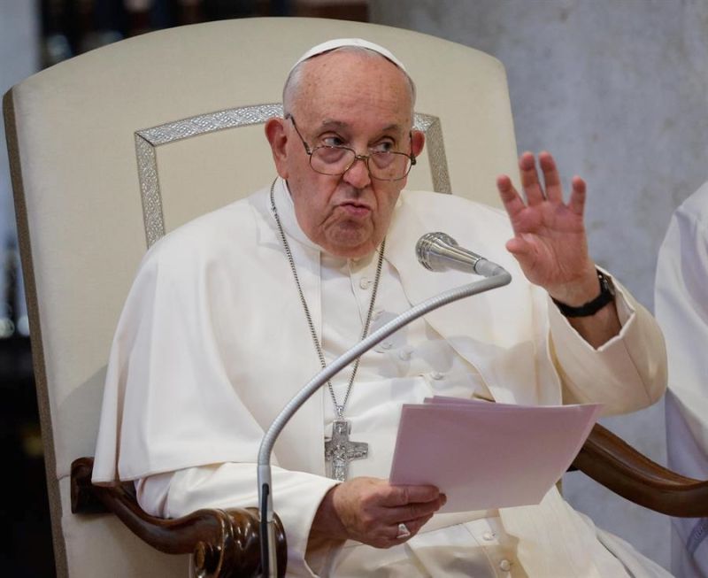 El Papa Francisco encabeza las vísperas con motivo del aniversario de la Dedicación de la Basílica Papal de Santa María la Mayor y la Solemnidad de María de las Nieves, en Roma, Italia, 05 de agosto de 2024. (Papá, Italia, Roma) EFE/EPA/GIUSEPPE LAMI 01 0