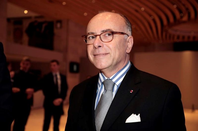 Macron recibe a Bernard Cazeneuve, posible primer ministro al que la izquierda no quiere 01 020924