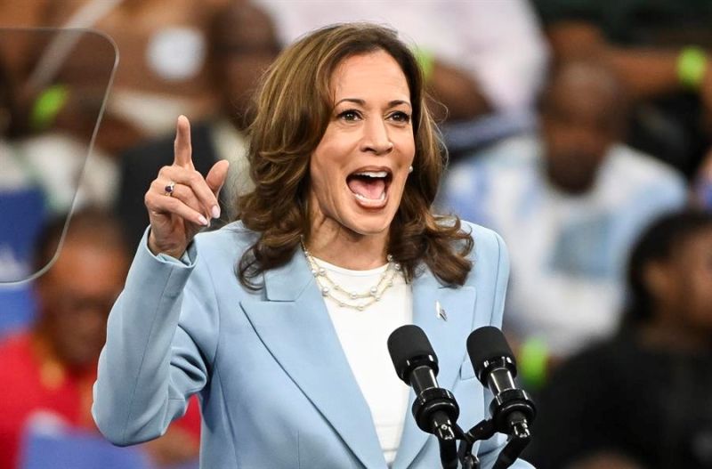 Fotografía del 30 de julio de 2024 de la vicepresidenta de Estados Unidos, Kamala Harris, hablando durante un acto de campaña en Georgia, Atlanta (EE.UU). EFE/Edward M. Pio Roda 01 020824